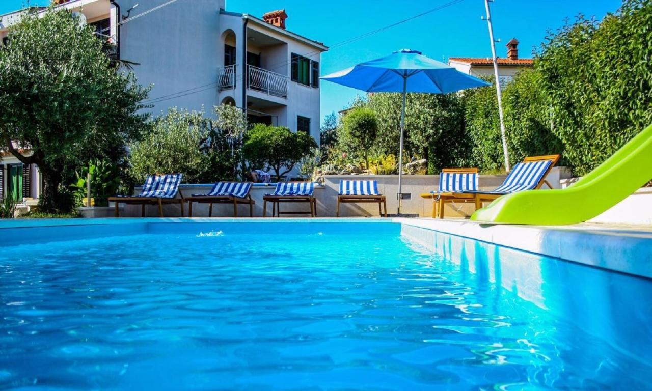 Apartments With A Swimming Pool Pula - 7356 Buitenkant foto